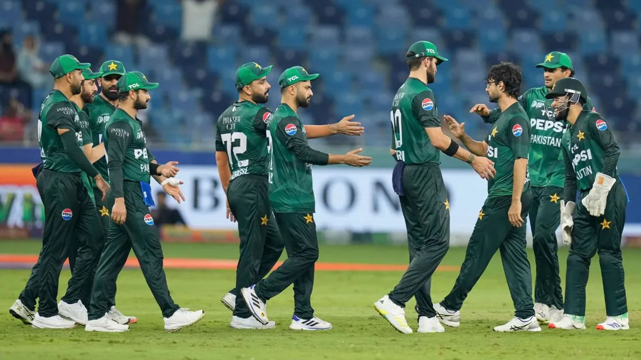 IND vs PAK: భారత్తో మ్యాచ్.. భయంతో వణికిచస్తున్న పాక్! మోటివేషన్ కోసం..