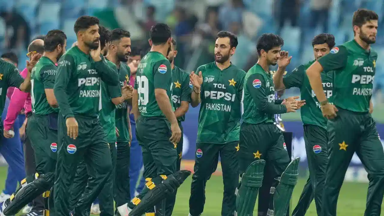 క్రికెట్ను నాశనం చేయాలని పాక్ ప్లాన్ చేస్తోంది: మాజీ కెప్టెన్ సంచలన వ్యాఖ్యలు