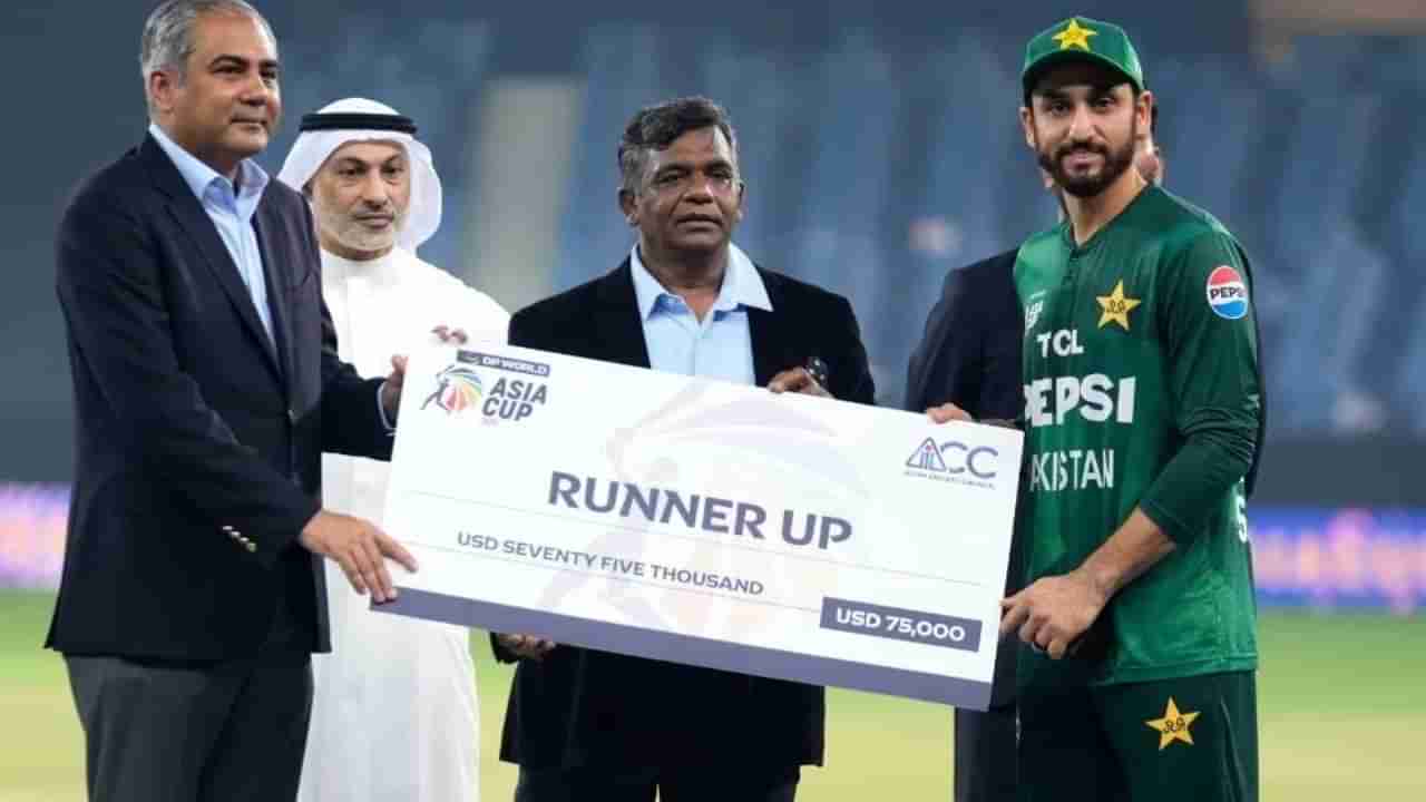 Asia Cup 2025 : పాక్ తోక వంకర.. మ్యాచ్ ఫీజు ఎవరికి ఇస్తున్నారో తెలిస్తే ఛీ కొట్టేస్తారు..!