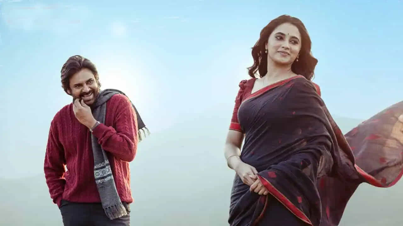 . ఆ తర్వాత మూవీ మేకర్స్ ప్రియాంక మోహన్ ని సంప్రదించగా, ఆమె మూవీకి ఒకే చెప్పింది. అలా పవర్ స్టార్ పవన్ కళ్యాణ్ సినిమాను బాలీవుడ్ స్టార్ బ్యూటీ దీపికా పదుకొనే మిస్ చేసుకుంది. ప్రస్తుతం దీనికి సంబంధించిన న్యూస్ నెట్టింట తెగ వైరల్ అవుతుది.