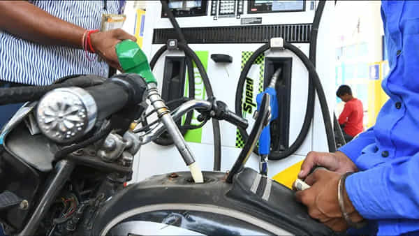 Petrol: ఒకే చోట లభించే పెట్రోల్ - డీజిల్ మధ్య తేడా ఏంటీ..? ఎప్పడైన ఆలోచించారా..