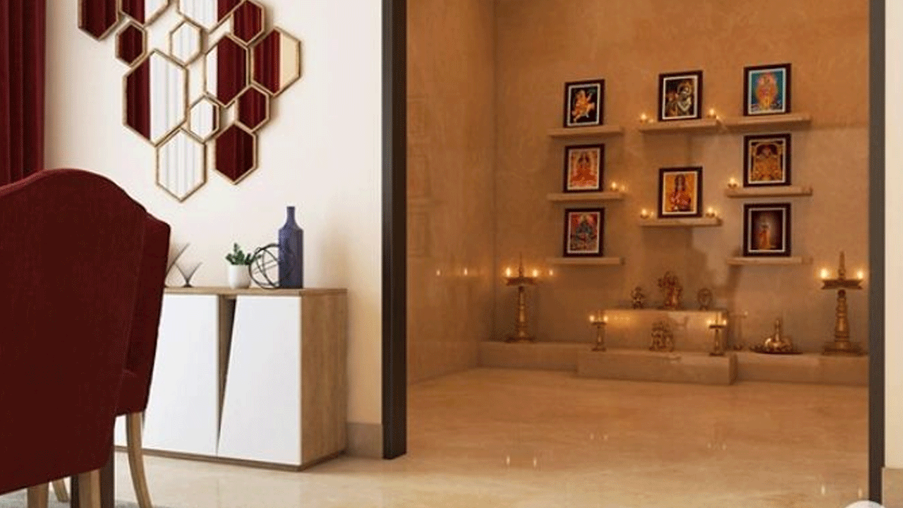 దేవుని గదిలో ఇవి అస్సలు పెట్టకూడని వస్తువులు.. ఈ నియమాలు తప్పనిసరిగా పాటించాలి..