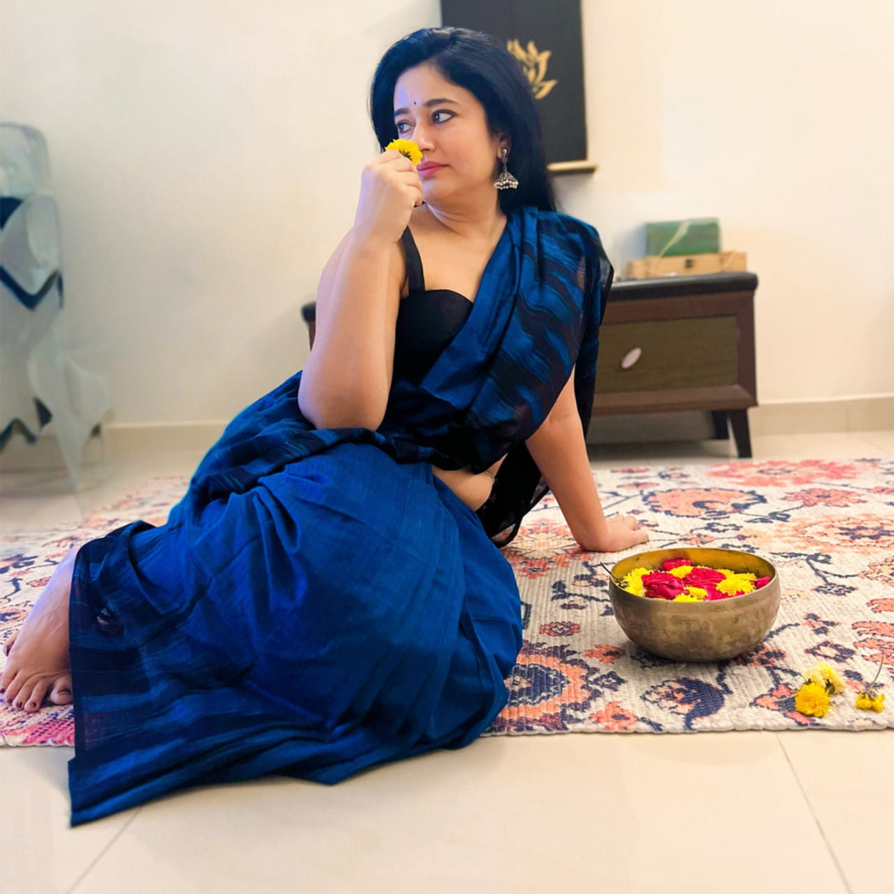 ముద్దుగుమ్మ పూనమ్ బజ్వా గుర్తుందా.. ఒకప్పుడు తన అందంతో ప్రేక్షకులను కవ్వించింది ఈ చిన్నది. ఈ ముద్దుగుమ్మ 1985 ఏప్రిల్ 5న ముంబైలో జన్మించింది. పంజాబీ కుటుంబానికి చెందిన ఈ అమ్మడు. కాలేజీలో చదువుతున్నప్పుడే మడలింగ్ పై ఆసక్తి పెంచుకుని 2005లో మిస్ పూణె అందాల పోటీలో గెలుపొంది పేరు తెచ్చుకుంది.