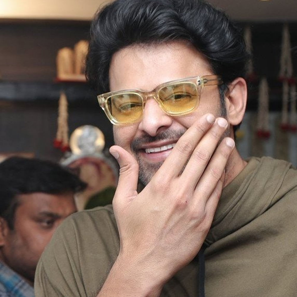 ప్రస్తుతం రాజా సాబ్, ఫౌజీ సినిమాలు పూర్తయ్యాక.. స్పిరిట్ సెట్స్‌పైకి రానుంది.ప్రభాస్‌తో సినిమా అంటే ఎలాగూ ఆలస్యమవుతుందని తెలుసు.. అందుకే ఆయన వచ్చే లోపే ప్రీ ప్రొడక్షన్ అంతా పూర్తి చేస్తున్నారు దర్శకులు. 