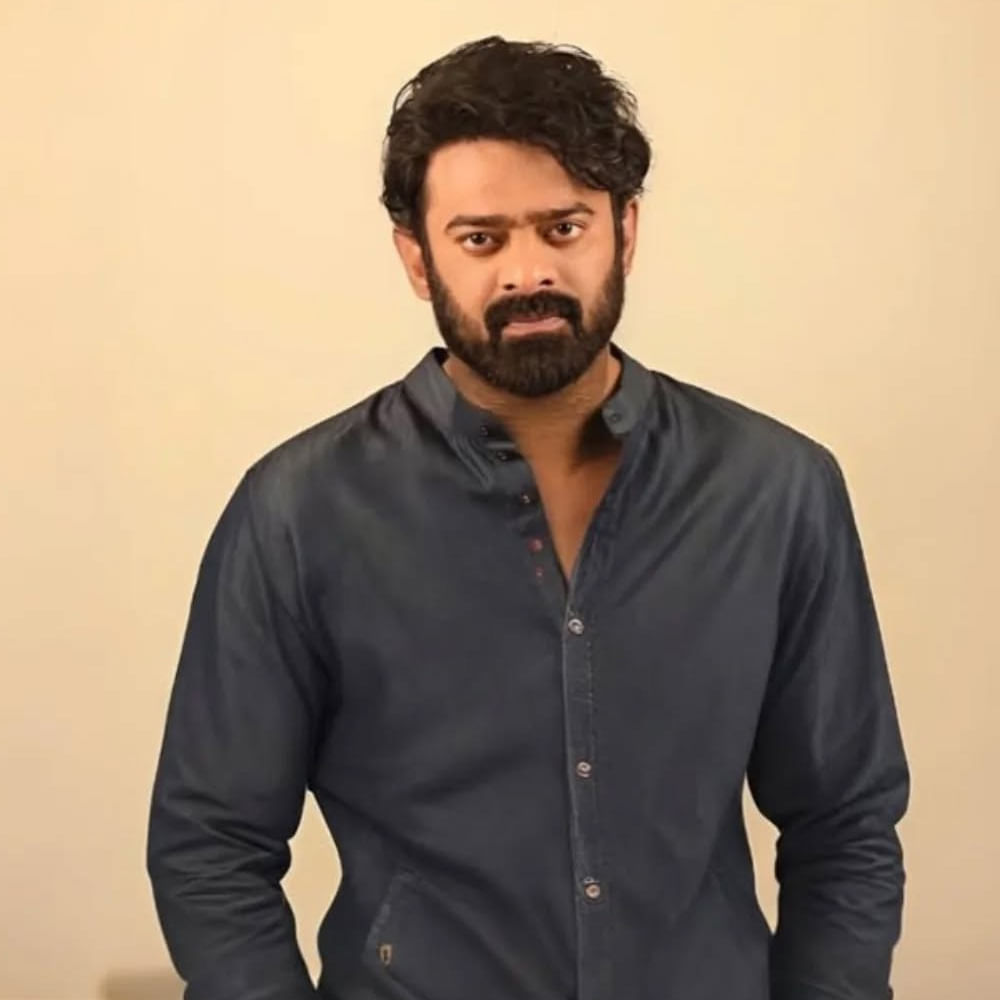 సందీప్ రెడ్డి వంగా దారిలోనే ప్రశాంత్ వర్మ కూడా వెళ్తున్నారిప్పుడు. ఈ ఇద్దరి కాంబినేషన్‌లో హోంబలే ఫిల్మ్స్ ఓ సినిమా ప్లాన్ చేస్తున్నారు. ఈ ప్రాజెక్ట్ కోసం అన్నీ ముందే రెడీ చేసుకుంటున్నారు ప్రశాంత్. కొన్ని రోజులుగా ఈయన ఖాళీగానే ఉన్నారు.. ఈ గ్యాప్‌లోనే ప్ర‌భాస్ సినిమాకు సంబంధించిన ప్రీ విజువ‌లైజేష‌న్ వ‌ర్క్ పూర్తి చేశారు.