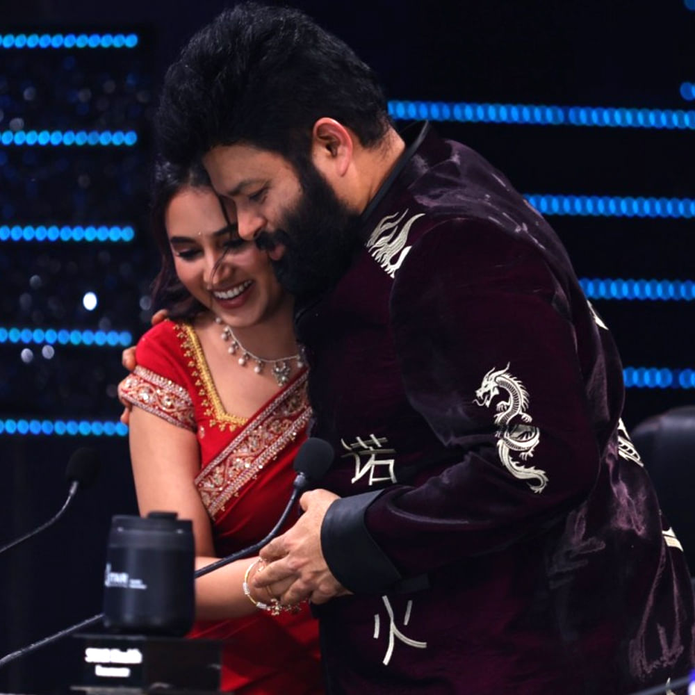 ప్రముఖ ఓటీటీ ప్లాట్ ఫామ్ ఆహాలో  తెలుగు ఇండియన్ ఐడల్ సీజన్ 4 స్ట్రీమింగ్ అవుతున్న సంగతి తెలిసిందే. ప్రతి శుక్ర, శనివారాలు ఈ షోకు సంబంధించిన కొత్త ఎపిసోడ్స్ టెకికాస్ట్ చేస్తున్నారు. శుక్ర, శనివారాల్లో సాయంత్రం 7 గంటలు స్ట్రీమింగ్ అవుతుంది. 