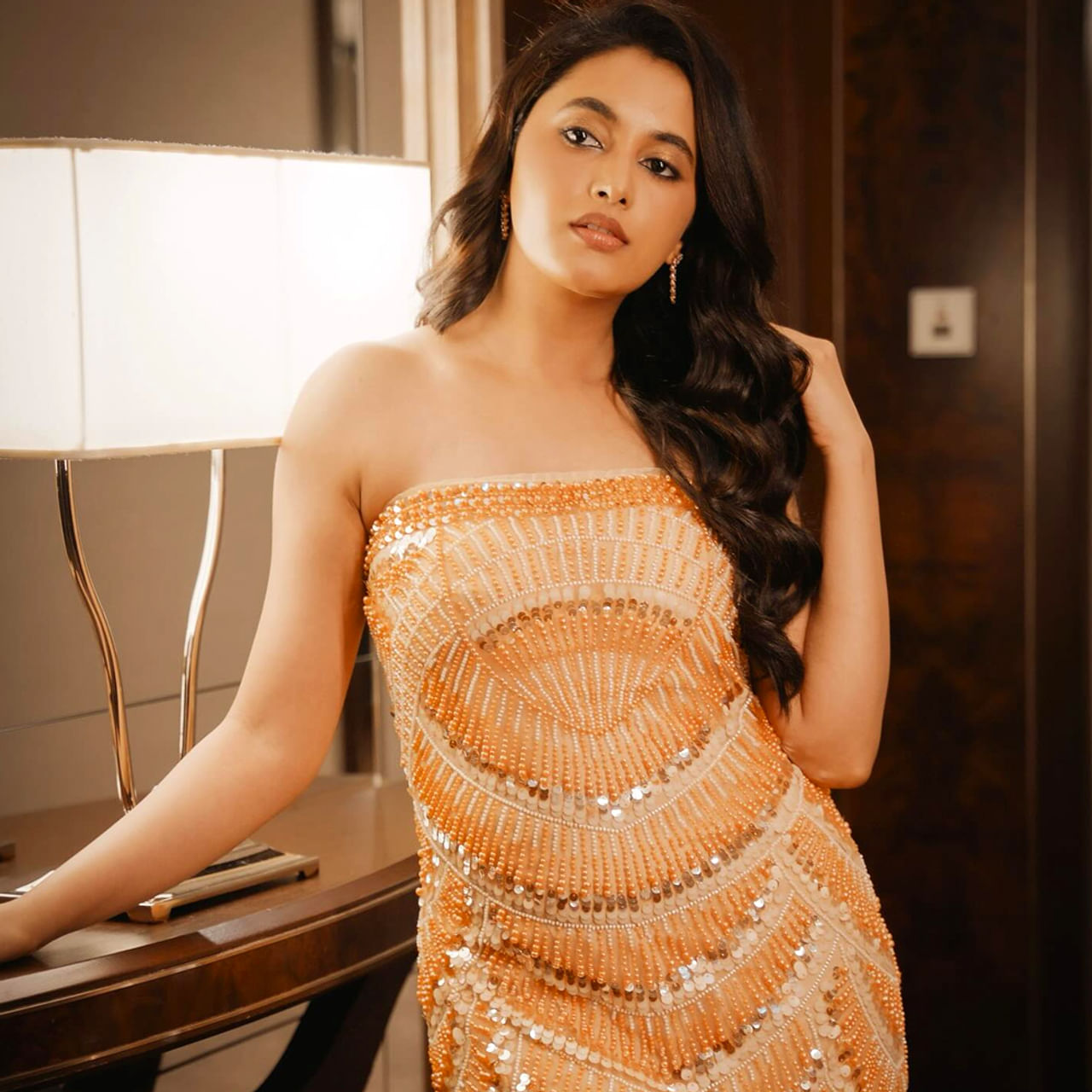 ప్రియాంక మోహన్.. స్టార్ హీరోలతో వరుసగా సినిమాలు చేస్తోంది ఈ అమ్మడు. పేరుకు మలయాళ నటినే అయినా పక్కింటమ్మాయిలా కనిపిస్తూ తెలుగు ఆడియెన్స్ కు బాగా చేరవవుతోంది. తన అందం, అభినయంతో టాలీవుడ్ లో క్రమంగా స్టార్ హీరోయిన్ గా ఎదుగుతోంది. కెరీర్ ప్రారంభంలోనే నాని, శర్వానంద్ లాంటి ప్రామిసింగ్ హీరోలతో కలిసి స్క్రీన్ షేర్ చేసుకుంది. 