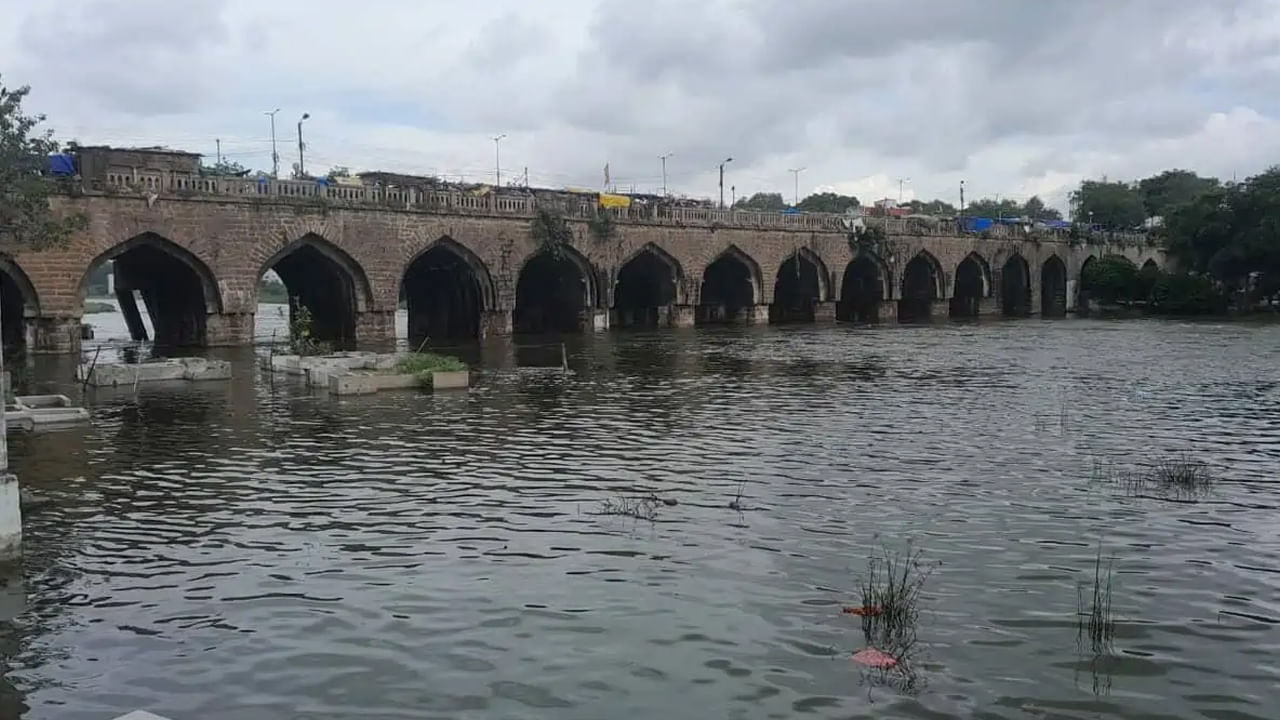 మూసీలో బట్టలు లేకుండా మహిళ డెడ్‌ బాడీ.. అంతు చిక్కని మిస్టరీగా మర్డర్ కేసు!