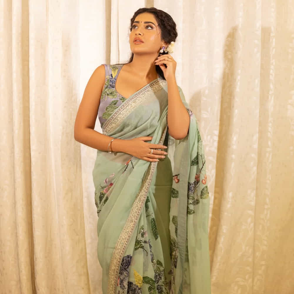 అందం, అభినయంతో కుర్రాళ్లకు కునుకు లేకుండా చేసిన ఈ ముద్దుగుమ్మకు అదృష్టం మాత్రం కలిసిరావడం లేదు. వరుస హిట్స్ అందుకున్నప్పటికీ ఈ భామకు అంతగా అవకాశాలు రావడం లేదు. ప్రస్తుతం ఆఫర్స్ కోసం వెయిట్ చేస్తుంది. 