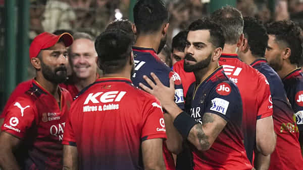 IPL 2026: ఆర్సీబీ కోసం క్యూలో 5 కంపెనీలు.. రూ. 17 లక్షల కోట్లతో రంగంలోకి బడా బిలియనీర్..