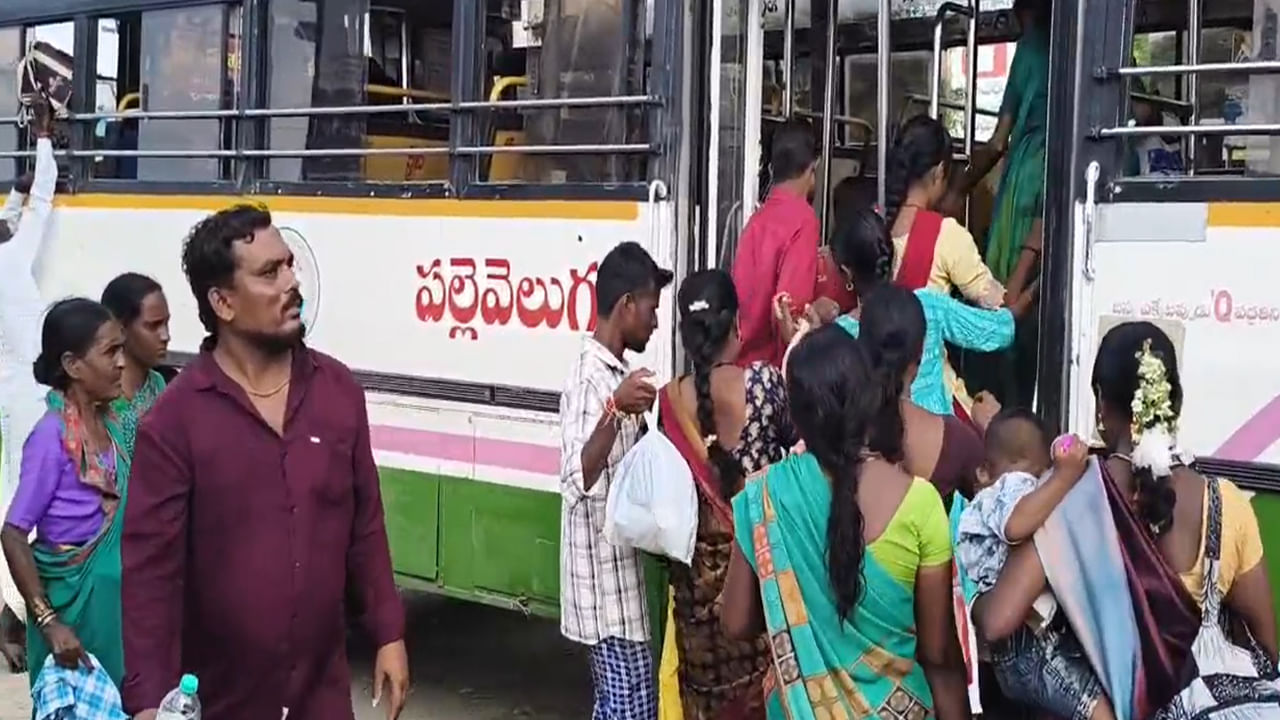 Telangana: బస్టాండులో బస్సు కోసం మహిళ వెయిటింగ్.. ఇంతలో జరగాల్సింది జరిగిపోయింది.. కట్ చేస్తే