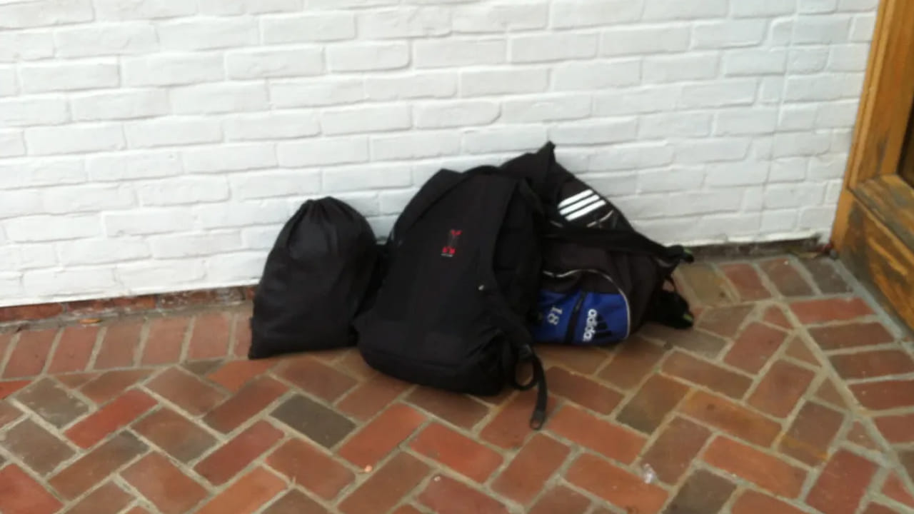 Hyderabad: ఓ ఇంటిలో తనిఖీలు.. అనుమానాస్పదంగా కనిపించిన మూడు బ్యాగులు.. తెరిచి చూడగా