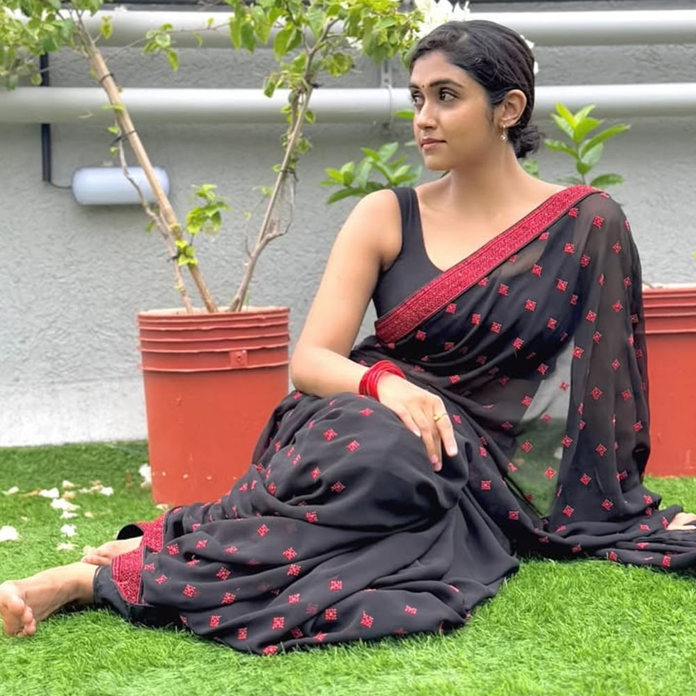 రింకు రాజ్ గురు, ఆకాష్ తోసర్ తమ మొదటి సినిమాతోనే స్టార్ డమ్ సంపాదించుకున్నారు. డైరెక్టర్ నాగరాజ్ మంజులే తెరకెక్కించిన ఈ చిత్రానికి జనాలు ఎక్కువగా కనెక్ట్ అయ్యారు. రింకు రాజ్ గురు త్వరలోనే దక్షిణాది సినిమాల్లోకి ఎంట్రీ ఇవ్వబోతుందని ప్రచారం జరిగింది. కానీ ఇప్పటివరకు అధికారిక ప్రకటన రాలేదు. 