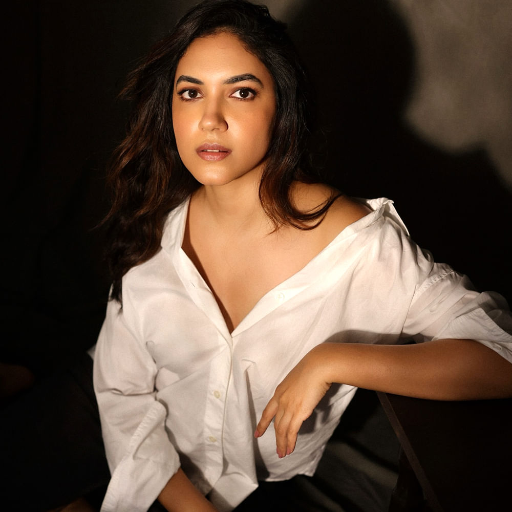 మొన్నామధ్య మజాకా సినిమాతో మరో విజయాన్ని అందుకున్న ఈ ముద్దుగుమ్మకు తెలుగులో అంతగా ఆఫర్స్ రావడం లేదు. మజాకా సినిమా తర్వాత సైలెంట్ అయ్యింది ఈ అమ్మడు. ఆ మధ్య ఓ వెబ్ సిరీస్ చేసింది. కానీ అంతగా ఆకట్టుకోలేదు. తాజాగా నెట్టింట షేర్ చేసిన ఫోటోస్ తెగ వైరలవుతున్నాయి.