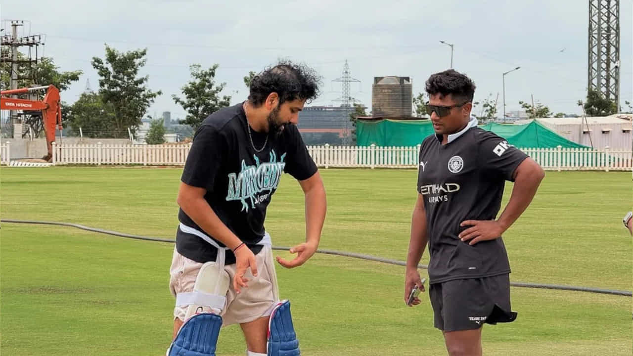 వచ్చే నెల అక్టోబర్ 19 నుంచి ఆస్ట్రేలియాతో జరగనున్న వన్డే సిరీస్ కోసం భారత జట్టును ఎంపిక చేయాల్సి ఉంది. ఈ సిరీస్, 2027 వన్డే ప్రపంచకప్‌నకు ముందు భారత్‌కు చాలా కీలకం. టీ20, టెస్టుల నుంచి రిటైర్ అయిన రోహిత్ శర్మ, ప్రస్తుతం కేవలం వన్డే ఫార్మాట్‌లో మాత్రమే కొనసాగుతున్నాడు. అందుకే, ఈ సిరీస్‌లో మంచి ప్రదర్శన చేసి, ప్రపంచకప్ కోసం తన ఫామ్‌ను నిరూపించుకోవాలని భావిస్తున్నాడు.