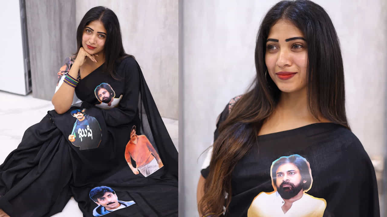 4. కాగా ఇప్పుడే కాదు గతంలో మెగాస్టార్ చిరంజీవి పుట్టిన రోజు కూడా ఇలాగే చిరంజీవి ఫొటోలు అతికించిన చీరను కట్టుకుని ఆయనకు బర్త్ డే విషెస్ చెప్పింది. ఇంతకీ ఈ ముద్దుగుమ్మ ఎవరనుకుంటున్నారా?