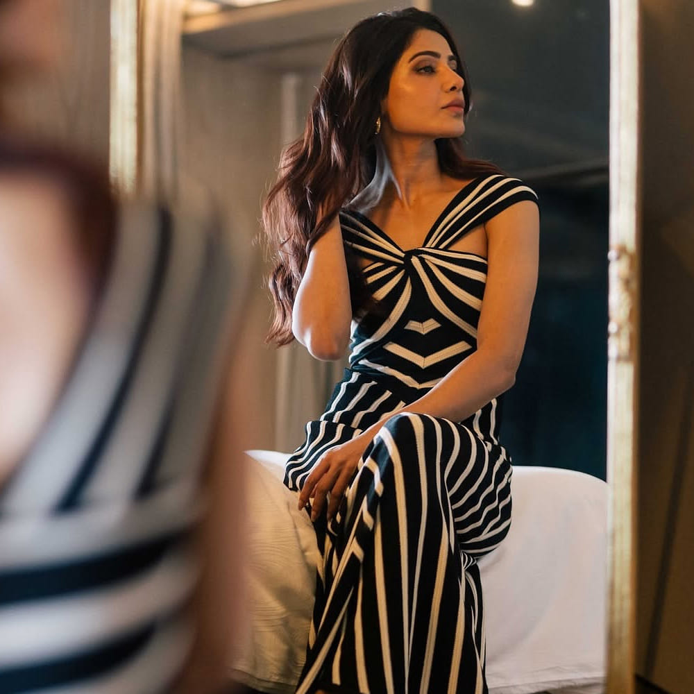 ఈ నేఫథ్యంలోనే తెలుగులో మరో సినిమా నిర్మించేందుకు సిద్ధమవుతున్నారు. ప్రస్తుతం మా ఇంటి బంగారం నిర్మిస్తూ.. నటిస్తున్నారు స్యామ్.ప్రొఫెషనల్ లైఫ్ కాసేపు పక్కనబెడితే.. పర్సనల్ లైఫ్‌లోనూ చాలా అప్‌డేట్స్ ఇస్తున్నారు సమంత. 