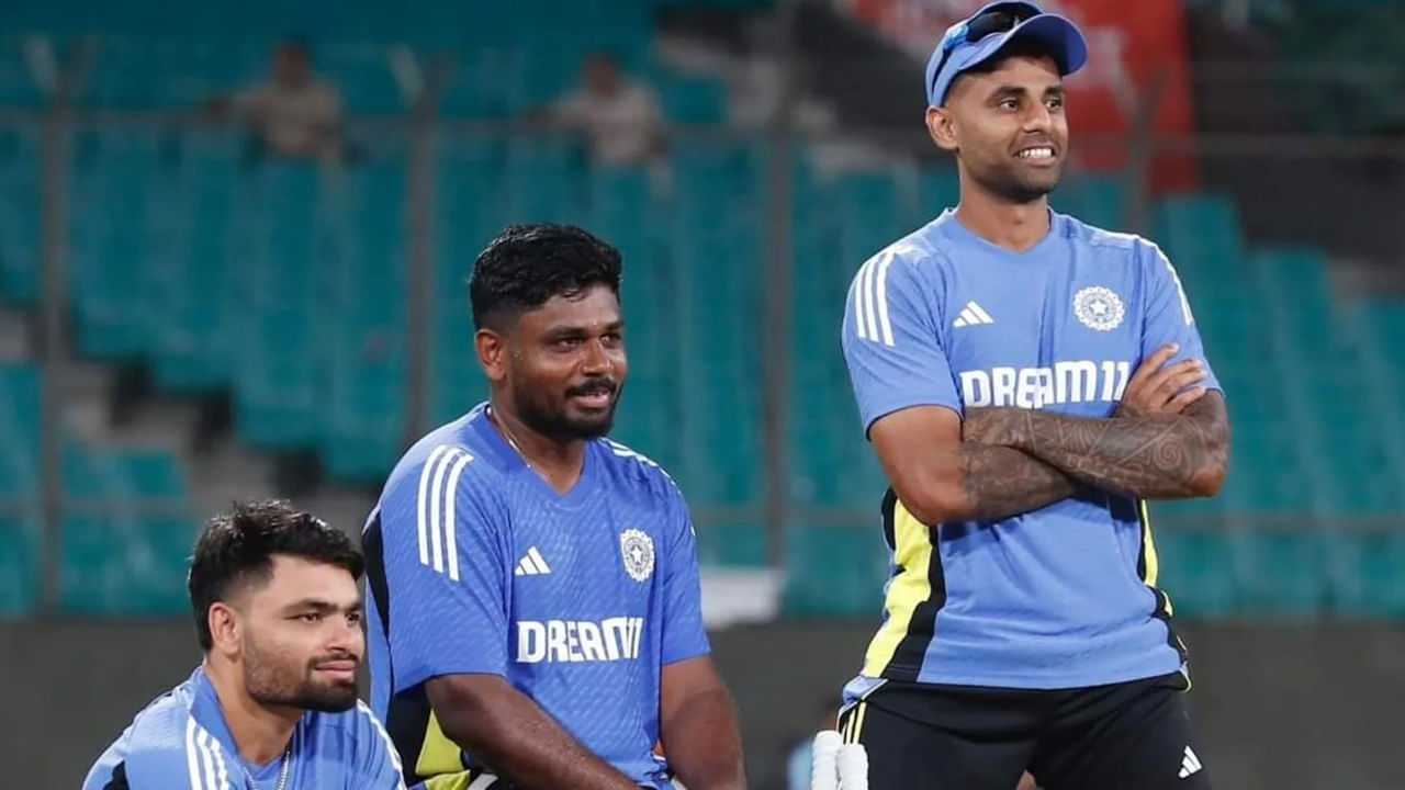 ఈ టోర్నమెంట్ కు ముందు భారత టీ20 జట్టులోని చాలా మంది ఆటగాళ్ళు గత 3 నెలలుగా విరామంలో ఉన్నారు లేదా దేశీయ లీగ్‌లు ఆడుతున్నారు. ఇటువంటి పరిస్థితిలో, ఆసియా కప్‌నకు సిద్ధం కావడానికి టీమిండియా సెప్టెంబర్ 4న దుబాయ్ చేరుకుంది. సెప్టెంబర్ 5 నుంచి వారి ప్రాక్టీస్‌ను ప్రారంభించింది. మొదటి రోజు ప్రాక్టీస్‌లో ఫిట్‌నెస్ సంబంధిత సమస్యలు కనిపించలేదు. కానీ, రెండవ రోజు అంటే సెప్టెంబర్ 6న, భారత జట్టు సాయంత్రం ఐసీసీ అకాడమీలో ప్రాక్టీస్‌కు వచ్చినప్పుడు, సంజు ఫిట్‌నెస్ ప్రశ్నార్థకంగా మారింది.