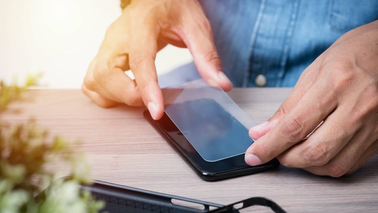 Mobile tips:  వంద రూపాయల టెంపర్డ్ గ్లాస్ వాడుతున్నారా? ముందు ఇది తెలుసుకోండి!