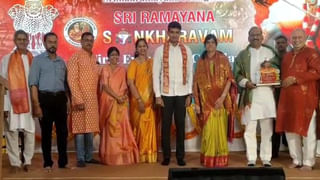 Andhra: ఒక్కసారిగా అరుపులు మొదలెట్టిన ఫారం కోళ్లు.. యజమాని ఏంటా అని వెళ్లి చూడగా..