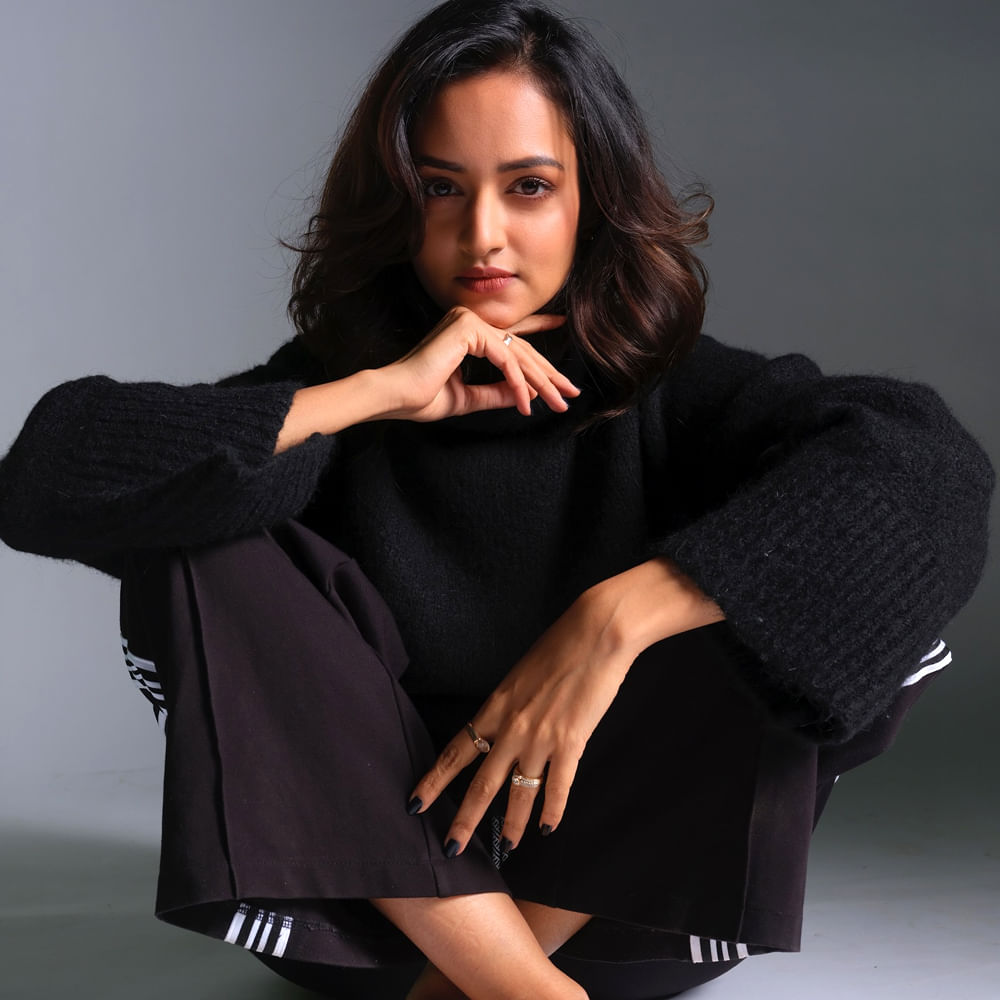 ఇక ఇప్పుడు కన్నడలోనే సినిమాలు చేస్తుంది. అక్కడ కూడా ప్రస్తుతం శాన్వీ శ్రీవాస్తవకు చెప్పుకోదగ్గ సినిమాలు రావడం లేదు. సోషల్ మీడియాతోనే ఈ చిన్నది కాలం గడిపేస్తుంది. ఓ రేంజ్ లో అందాలు ఆరబోస్తూ అభిమానులను ఆకట్టుకుంటుంది.