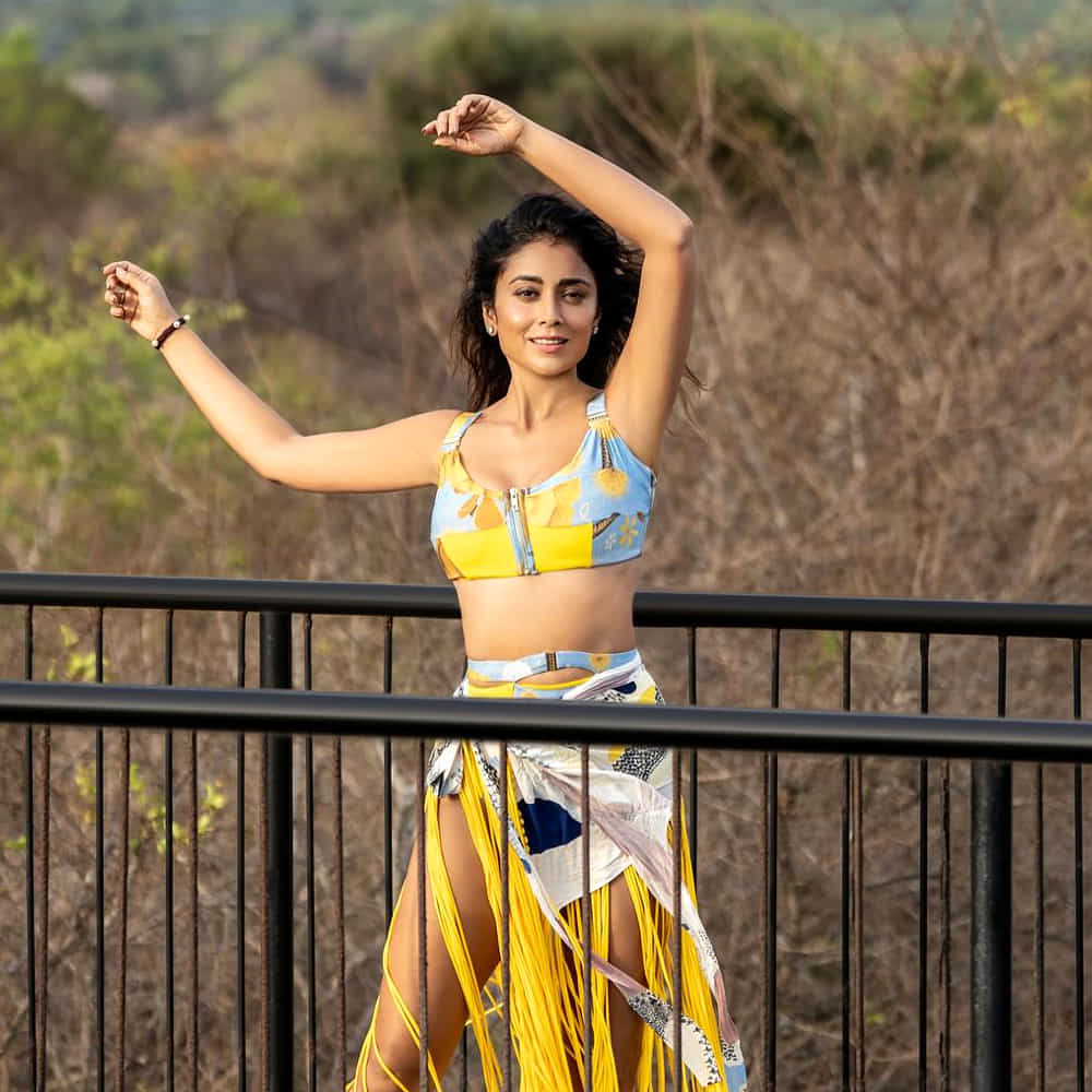 బాదం స్థిరమైన శక్తిని, అరటిపండ్లు కార్పోహైడ్రేట్ బూస్ట్ అందిస్తాయని తెలిపింది. అలాగే బెర్రీలు, అవిసె గింజలతో చేసిన స్మూతీ, ఎక్కువగా నీరు తీసుకుంటానని తెలిపింది. ఇంట్లో తయారు చేసిన స్నాక్ తీసుకుంటానని చెప్పుకొచ్చింది.