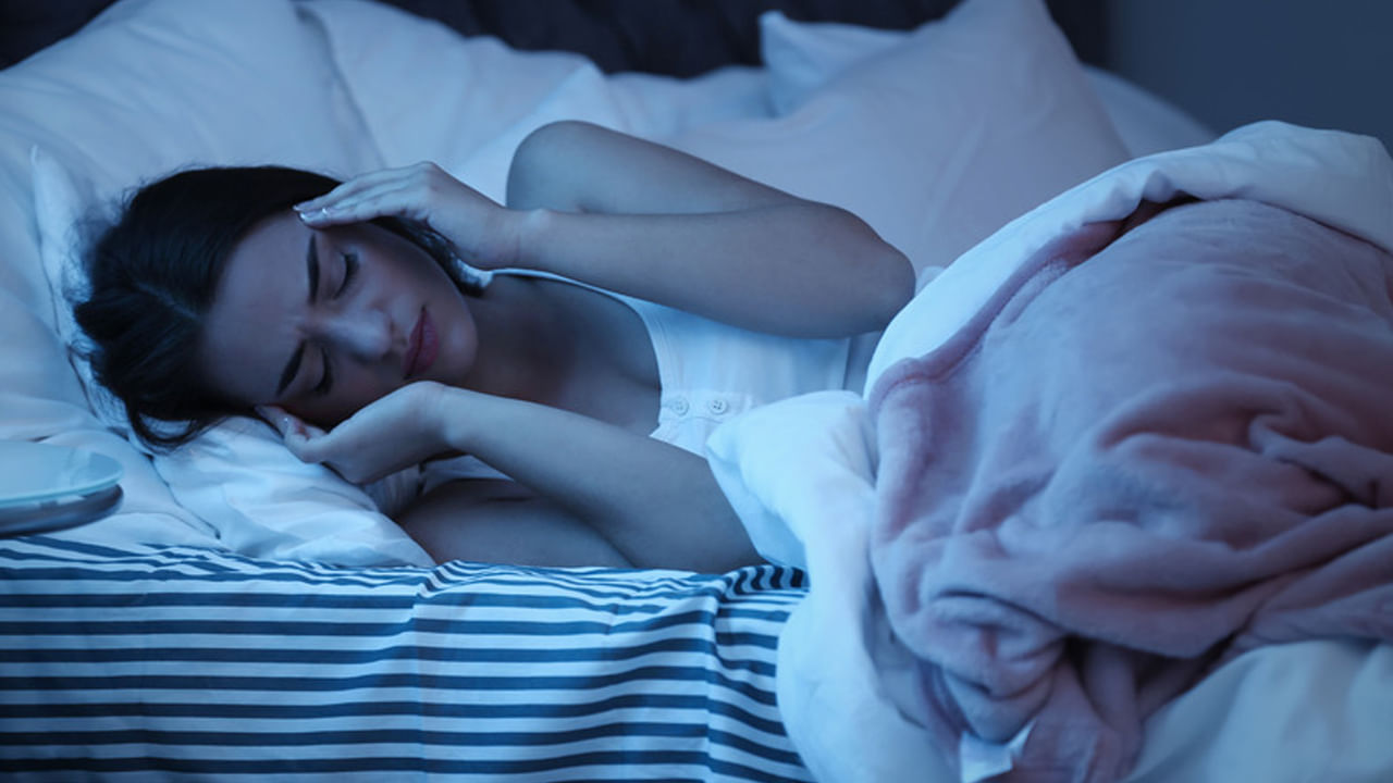 అలాగే, మీరు అనారోగ్యంతో ఉన్నట్లు కలలు కన్నట్లయితే, మీరు ఎక్కడో ఒక చోట గౌరవం పొందవచ్చని సూచిస్తుంది. (NOTE: పై వ్యాసంలోని సమాచారం నివేదికలు, ఇంటర్నెట్ నుంచి సేకరించిన సమాచారం ఆధారంగా అందించబడినవి. మేము ఈ సమాచారాన్ని నిర్ధారించడం లేదు. మూఢనమ్మకాలను వ్యాప్తి చేయాలనేది కూడా మా ఉద్దేశ్యం కాదు. పై వ్యాసంలో ఇచ్చిన సమాచారం ఆధారంగా ఏదైనా నిర్ణయం తీసుకునే ముందు, మీరు దయచేసి సంబంధిత రంగంలోని నిపుణులను సంప్రదించండి.