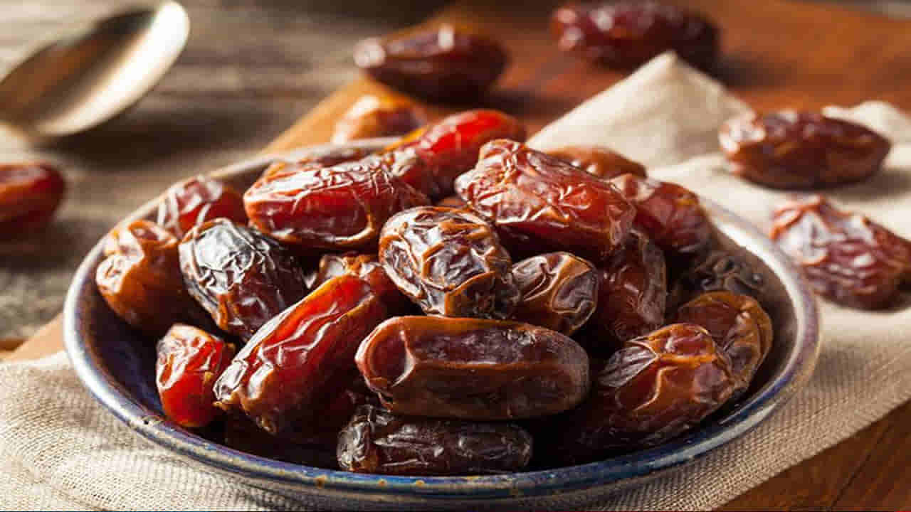 Soaked Vs Dry Dates: నానబెట్టినవా.. ఎండినవా.. ? ఖర్జూరాలు ఎలా తీసుకుంటే మంచిది..