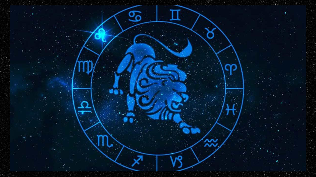 సింహ రాశి : సింహ రాశి వారికి సూర్యగ్రహణం వలన అదృష్టం కలిసి వస్తుంది. వీరి సంపద రెట్టింపు అయ్యే ఛాన్స్ ఎక్కువగా ఉంది. ఊహించని స్థాయిలో డబ్బులు సంపాదిస్తారు. ఆర్థికంగా కలిసి రావడంతో వీరి ఆనందానికి అవధులు ఉండవు. ఏ పని చేసినా కలిసి వస్తుంది. ఈ రాశి వారికి ఈ సమయంలో పట్టిందల్లా బంగారమే కానున్నది.