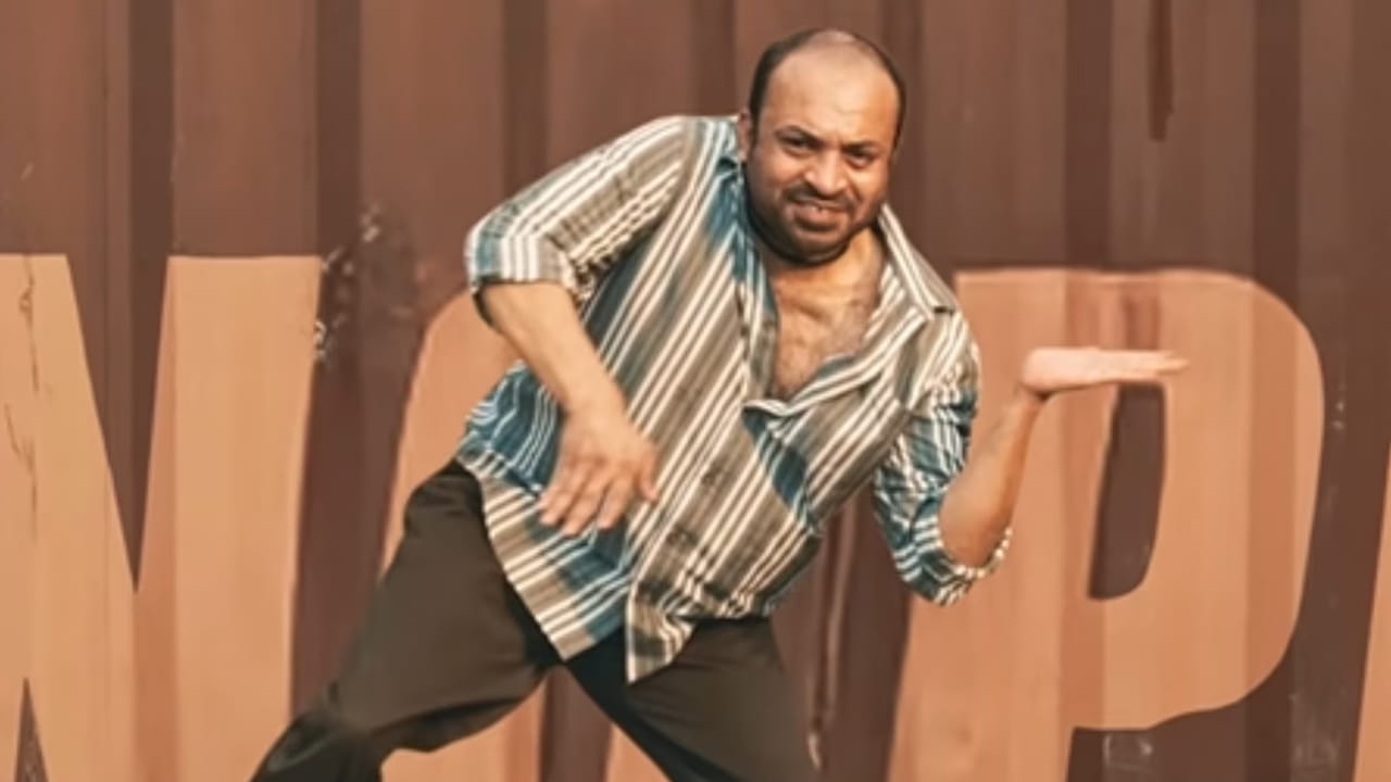 మలయాళంలో స్టార్ నటుడిగా వెలుగొందుతున్నాడు సౌబిన్ షాహిర్. మంజుమ్మల్ బాయ్స్ తో పాన్ ఇండియా రేంజ్ లో గుర్తింపు తెచ్చుకున్నాడు. ఇప్పుడు కూలీ సినిమాతో మరోసారి అందరి దృష్టిని ఆకర్షించాడు.