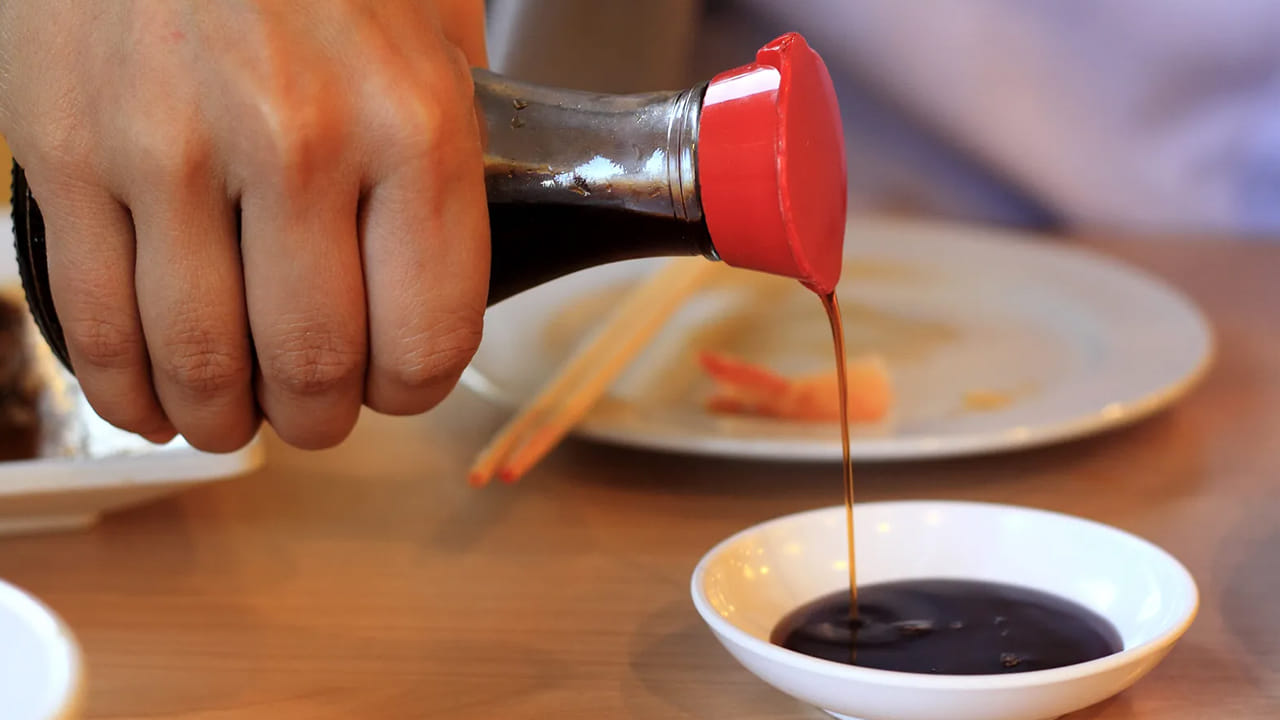 సోయా : సోయాలో ఉప్పు, సోడియం అధికంగా ఉంటాయి. ఇవి మెదడుకు హానికరమైనవి. అధిక సోడియం రక్తపోటును పెంచి మెదడుకు రక్త ప్రవాహాన్ని తగ్గిస్తుంది. దీని వల్ల జ్ఞాపకశక్తి కోల్పోవడం లేదా నిర్ణయాలు తీసుకోవడంలో సమస్యలు ఏర్పడవచ్చు.