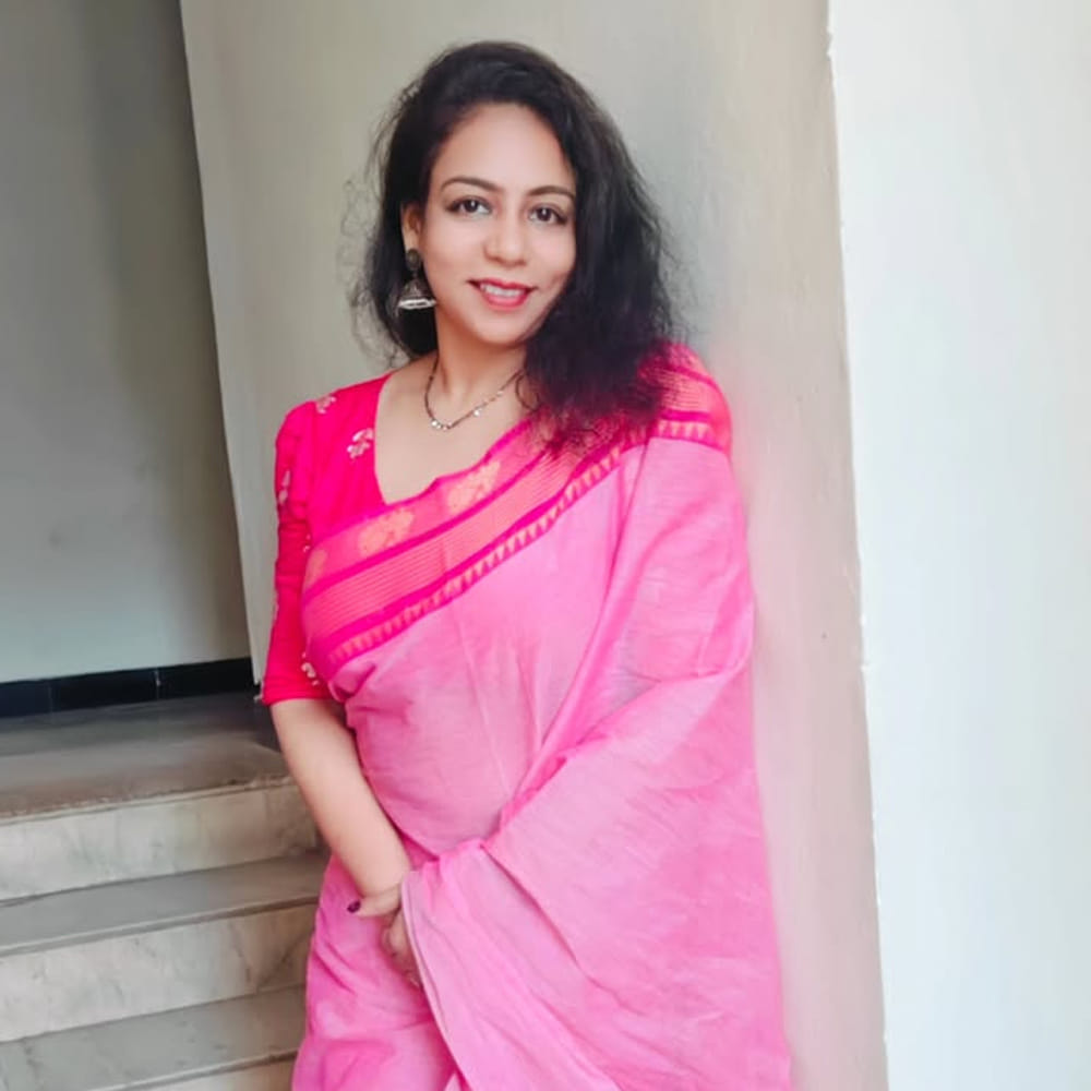 అన్ని భాషల్లోనూ కలిపి దాదాపు 80కి పైగా సినిమాలకు సంగీతం అందించిన తొలి మహిళా సంగీత దర్శకురాలిగా రికార్డ్ క్రియేట్ చేశారు. తాజ్ మహల్, ధర్మచక్రం, నవ్వులాట, శివయ్య, మూడు ముక్కలాట, అమ్మాయి బాగుంది, అదిరిందయ్యా చంద్రం ఇలా ఎన్నో చిత్రాల్లో అద్భుతమైన పాటలు ఆలపించారు. 