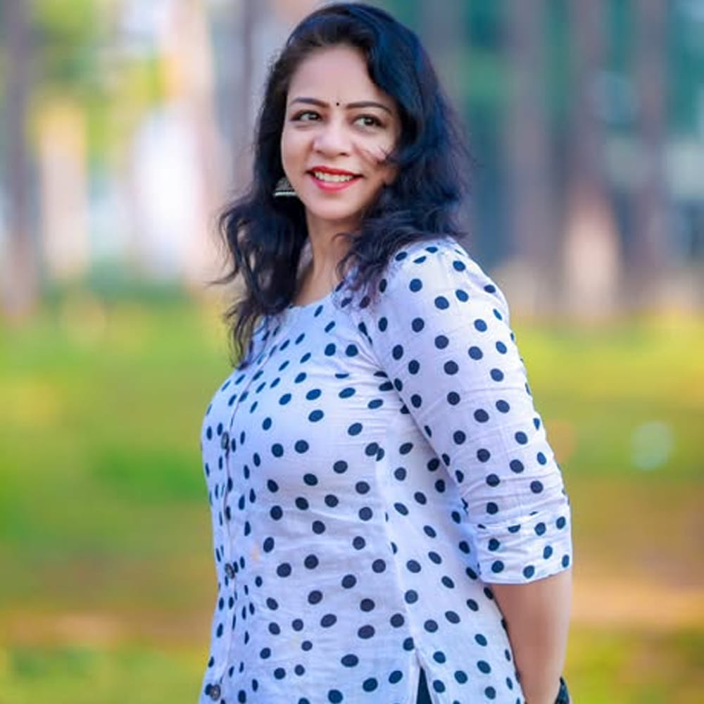 ఆమె 12 సంవత్సరాల వయసులో నలయ్య తీర్పు (1992) చిత్రంతో సంగీత దర్శకురాలిగా మారింది. తెలుగులో ఎన్నో చిత్రాలకు సంగీతం అందించిన ఆమె.. చాలా కాలంగా సినిమాలకు దూరంగా ఉంటుంది. ఇటీవలే హిట్ 2 సినిమాతో సంగీత దర్శకురాలిగా రీఎంట్రీ ఇచ్చింది. 