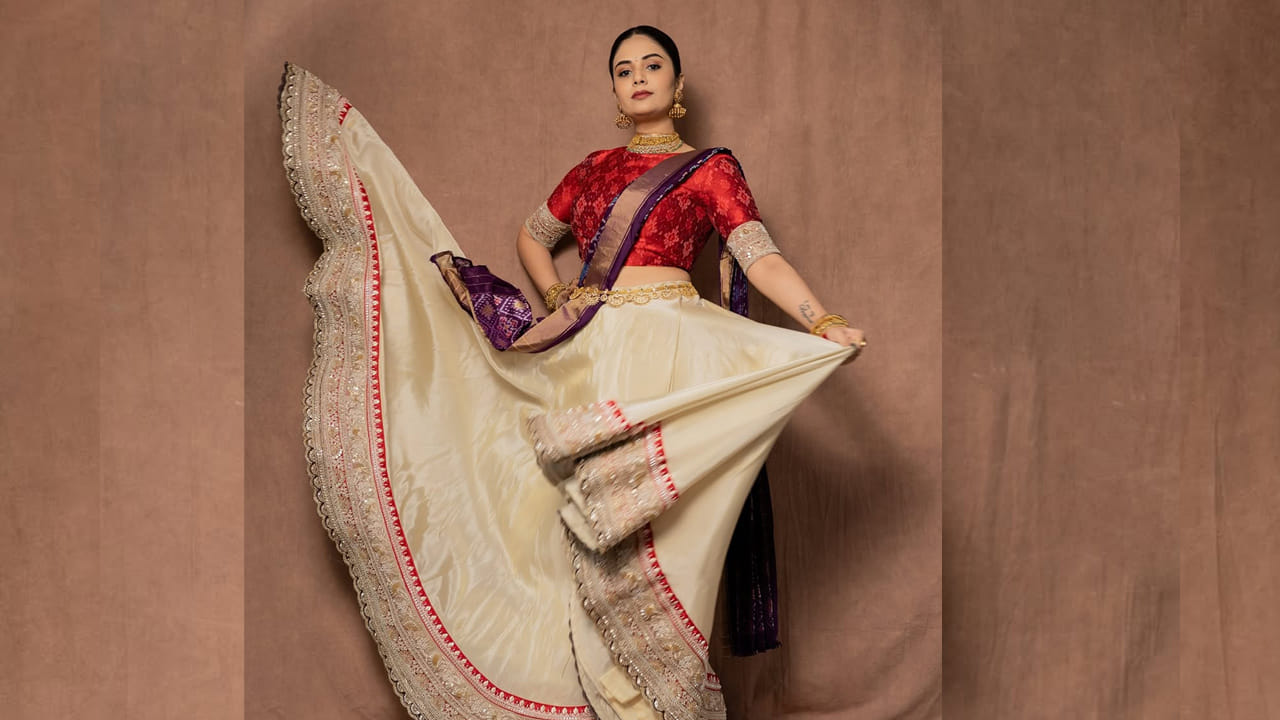 ఇక తర్వాత తెలుగు బిగ్గెస్ట్ రియాల్టీ షో బిగ్ బాస్ హౌజ్‌లోకి వెళ్లి తన ఆటతీరు, మాటతీరుతో ప్రతి ఒక్కరినీ ఆకట్టుకుంది.బిగ్ బాస్‌కి వెళ్లిన తర్వాత శ్రీముఖి క్రేజ్ మరింత పెరిగిందనే చెప్పాలి. ఈ అమ్మడు మంచి ఫ్యాన్ బేస్ పెంచుకుంది. దీంతో బిగ్ బాస్ నుంచి వచ్చాక, వరస ఆఫర్స్‌ అందుకుంది.