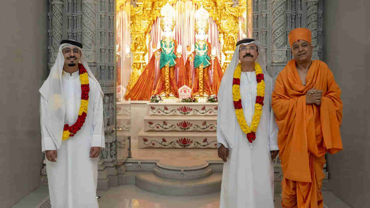 అబుదాబిలో BAPS హిందూ మందిరాన్ని సందర్శించిన సుల్తాన్ అహ్మద్ బిన్ సులయేమ్