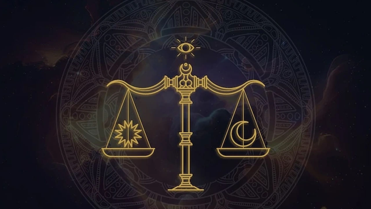 తుల రాశి : తుల రాశి వారికి ఆర్థికంగా కలిసి వస్తుంది. ఇంటా బయట సంతోషకర వాతావరణం నెలకొంటుంది. వీరు ఏ పని చేసినా అందులో విజయం చేకూరుతుంది. ఇంటా బయట సంతోషకర వాతావరణం నెలకొంటుంది. ఎవరైతే చాలా రోజుల నుంచి తీర్థయాత్రలు చేయాలని భావిస్తున్నారో వారి కోరిక నెరవేరుతుంది. చాలా ఆనందంగా జీవిస్తారు.