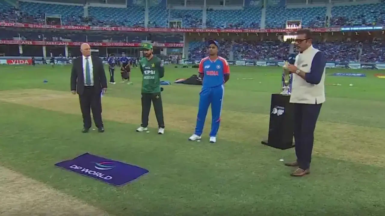 భారత జట్టు వ్యవహరించిన తీరుపై పాకిస్తాన్ కెప్టెన్ తీవ్ర నిరాశ వ్యక్తం చేశారు. "ఈ టోర్నమెంట్‌లో భారత్ చేసిన పని చాలా నిరాశపరిచింది. వారు మాతో కరచాలనం చేయకపోవడం ద్వారా మమ్మల్ని కాదు, క్రికెట్‌ను అగౌరవపరుస్తున్నారు. మంచి జట్లు ఈ రోజు వారు చేసినట్లు చేయవు" అని ఆఘా విమర్శించారు. 