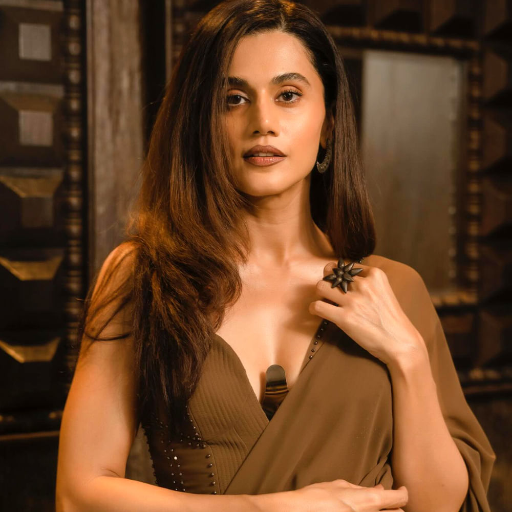 తెలుగులో స్టార్ హీరోలతో కలిసి ఎన్నో సూపర్ హిట్ చిత్రాల్లో నటించి మెప్పించింది. ప్రభాస్ జోడిగా మిస్టర్ పర్ఫెక్ట్ మూవీలో మెరిసింది. కెరీర్ మంచి ఫాంలో ఉండగానే బాలీవుడ్ షిప్ట్ అయిన ఈ అమ్మడు.. అక్కడ సైతం హిట్టు, ప్లాపులతో సంబంధం లేకుండా వరుస అవకాశాలు అందుకుంది.