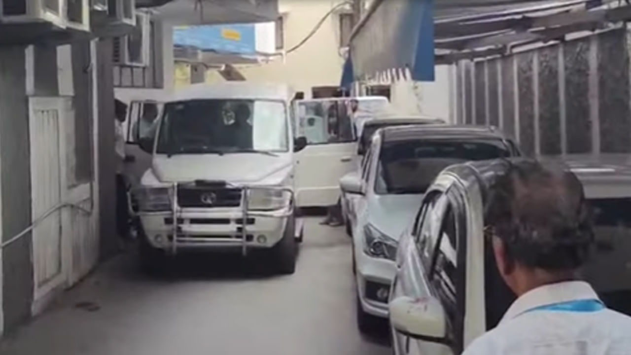 Hyderabad: నారాయణగూడలో అనుమానాస్పదంగా ఇద్దరు వ్యక్తులు.. తనిఖీ చేయగా..