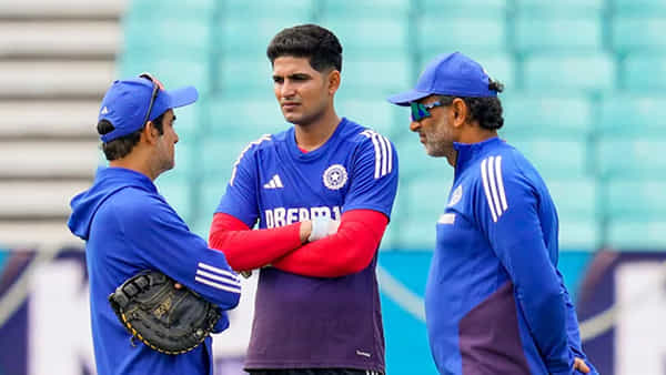 పిచ్ను మార్చేసి, ఆటగాళ్లపై నిందలెందుకు గంభీర్..: ఏకిపారేసిన కోహ్లీ ఫ్రెండ్..