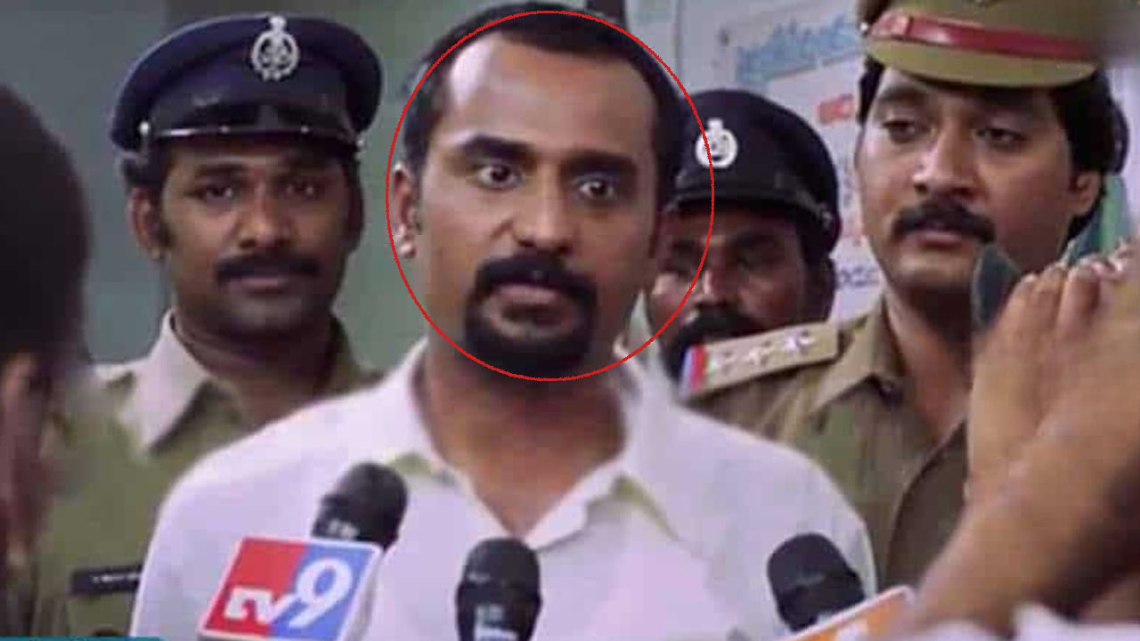 మెకానికల్ ఇంజినీరింగ్‌లో మాస్టర్స్.. దిగ్గజ సంస్థలో జాబ్.. ఇప్పుడు టాలీవుడ్ సంచలనం.. ఎవరో గుర్తు పట్టారా?