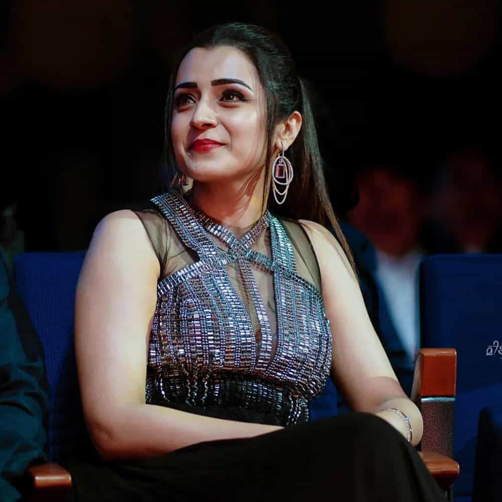 రెగ్యులర్ కమర్షియల్ సినిమా అయినా, చారిత్రాత్మక సబ్జెక్ట్ అయినా పెర్ఫార్మెన్స్ ప్లస్ గ్లామర్ కి స్కోప్ ఉంటే, మేకర్స్ ఫస్ట్ ఛాయిస్ త్రిషే అవుతున్నారు. తన సినిమాల్లో త్రిషను బ్యాక్ టు బ్యాక్ తీసుకోవడానికి రీజన్ కూడా అదేనని ఈ మధ్య రివీల్ చేశారు స్టార్ కెప్టెన్ మణిరత్నం.