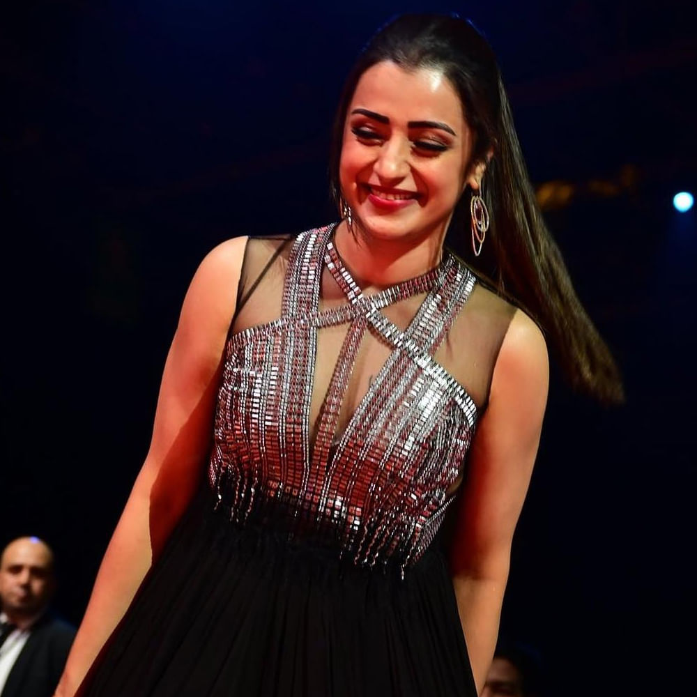 ఈ దీపావళికి రిలీజ్‌ అవుతుందనుకున్న కరుప్పు వచ్చే ఏడాది సంక్రాంతికి షిఫ్ట్ అయ్యే సూచనలు చాలానే కనిపిస్తున్నాయి. సో 2026 సంక్రాంతికి కరుప్పు, సమ్మర్‌కి విశ్వంభరతో రెడీ అవుతున్నారు త్రిష. కోలీవుడ్‌లో కరుప్పు కి ఎంత క్రేజ్‌ ఉందో, స్టాలిన్‌ తర్వాత వచ్చే విశ్వంభరకి టాలీవుడ్‌లోనూ అంతే క్రేజ్‌ ఉంది. 