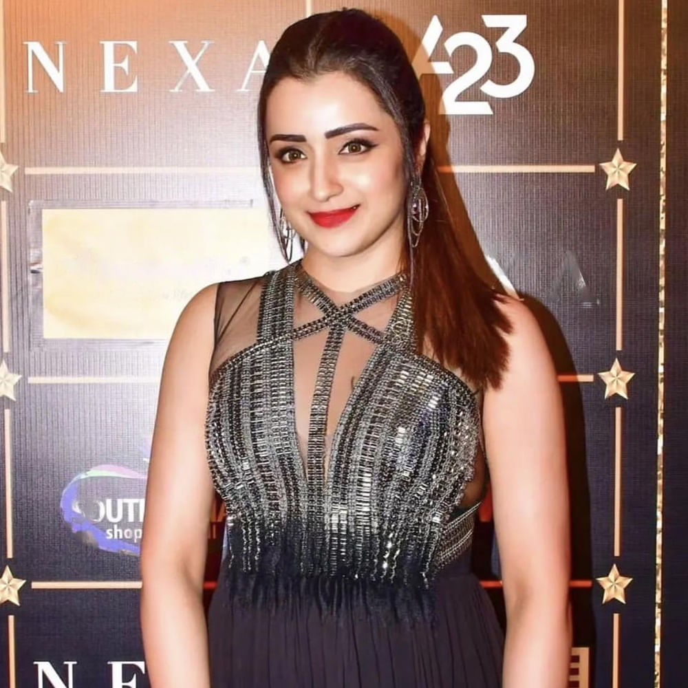 ఓ వైపు సిల్వర్‌ స్క్రీన్‌ మీద సినిమాలు చేస్తూనే, మరోవైపు ఓటీటీ ప్రాజెక్టులను కూడా డీల్‌ చేస్తున్నారు ఈ బ్యూటీ. పోలీస్‌ ఆఫీసర్‌గా త్రిష నటించిన బృంద ఫస్ట్ సీరీస్‌ జనాలను మెప్పించింది. అందుకే నయా కేస్‌తో బృంద మళ్లీ రెడీ అంటూ సెకండ్‌ చాప్టర్‌ని అనౌన్స్ చేశారు మేకర్స్. 