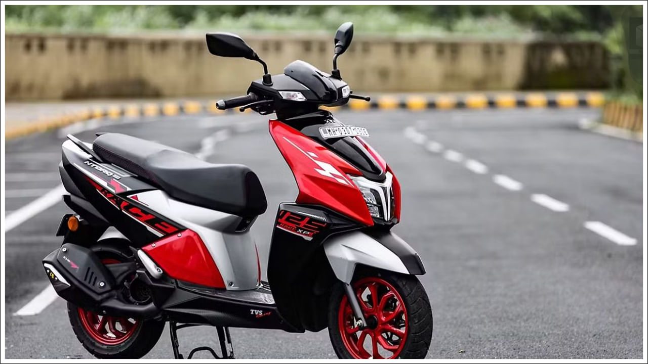  శక్తివంతమైన ఇంజిన్: తయారీదారు ఈ స్కూటర్‌కు 149.7 సిసి సామర్థ్యం గల సింగిల్ సిలిండర్ ఇంజిన్‌ను అందించారు. ఇది 9.7 kW శక్తిని, 14.2 న్యూటన్ మీటర్ టార్క్‌ను ఇస్తుంది. ఈ ఇంజిన్‌తో స్కూటర్‌ను 6.3 సెకన్లలో 0-60 కి.మీ.ల వేగాన్ని అందుకోగలదు.