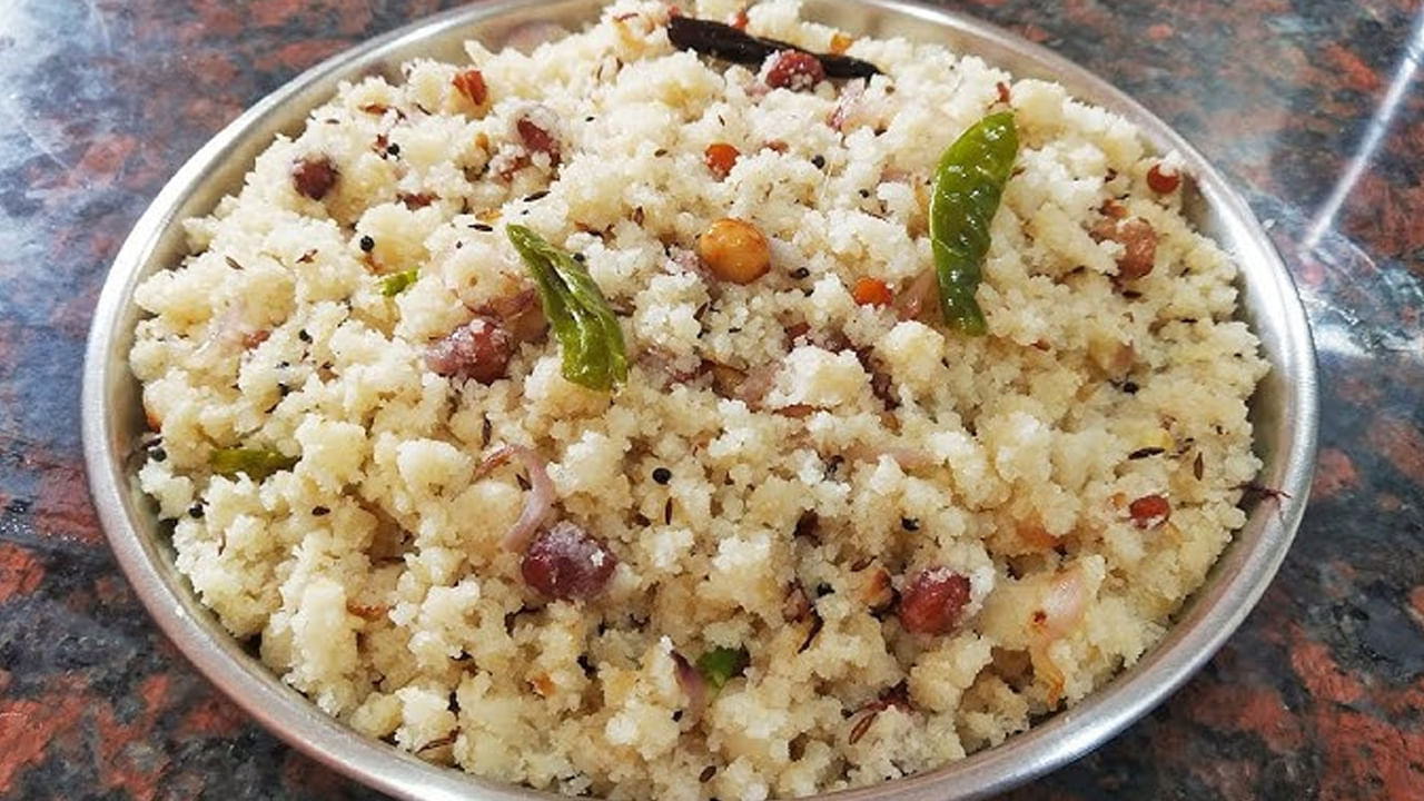 ఉప్మా అనేది ఆవాలు, కరివేపాకు, కొన్ని కూరగాయలతో తయారుచేసే బ్రేక్ఫాస్ట్. ఇది సులభంగా జీర్ణమవుతుంది. అలాగే జీర్ణక్రియను మెరుగుపరుస్తుంది. ఉప్మా శరీరానికి అనేక ప్రయోజనాలను అందిస్తుంది. దీనిలోని కార్బోహైడ్రేట్లు శక్తిని అందిస్తాయి. అలాగే ఇది ఎక్కువ సమయం కడుపు నిండిన అనుభూతిని కలిగిస్తుంది.ఉప్మాలో కూరగాయలు జోడించడం వల్ల దాని పోషక విలువ పెరుగుతుంది.