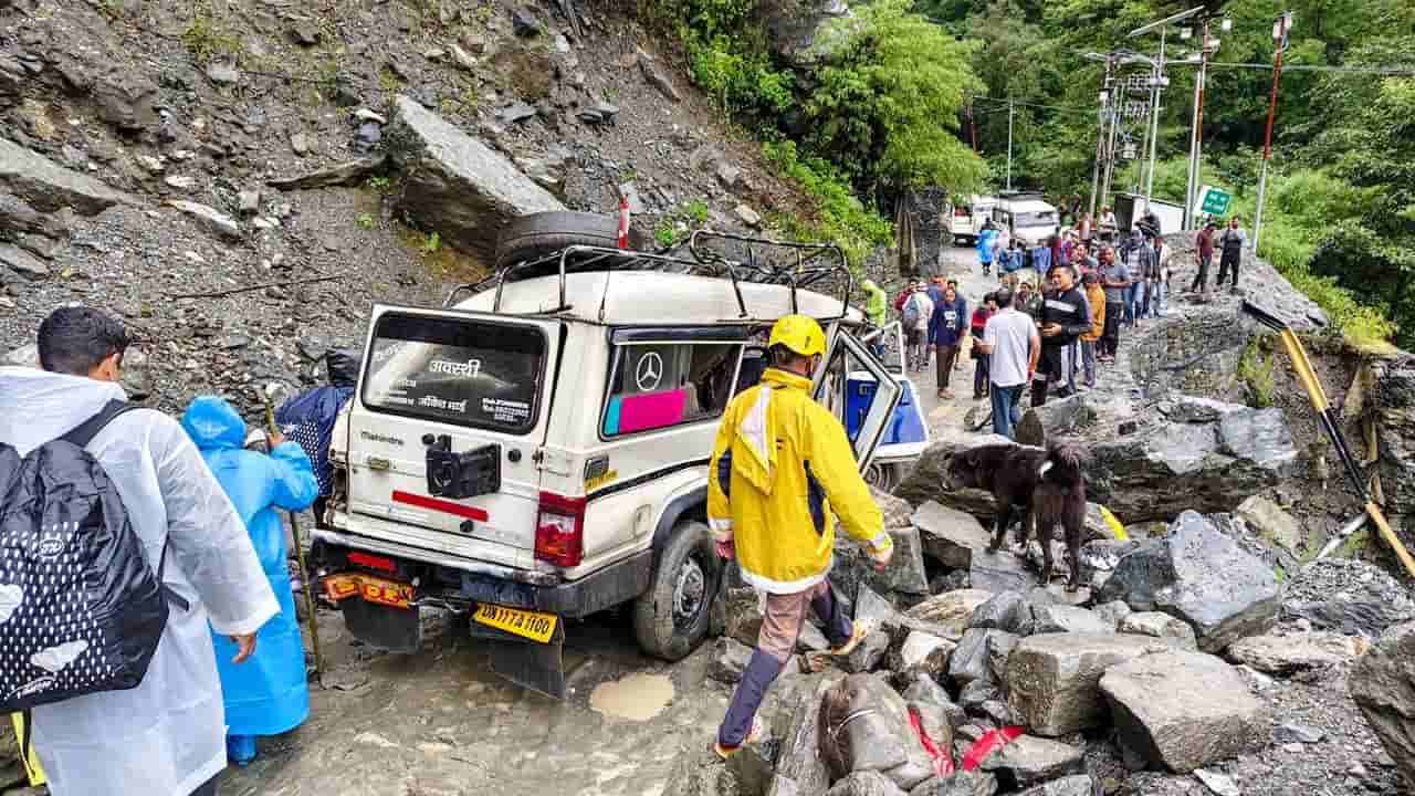 ఉత్తరాఖండ్‌లో భారీ వర్షాల విధ్వంసం.. ఇద్దరు మృతి.. చార్‌ధామ్ యాత్ర నిలిపివేత..