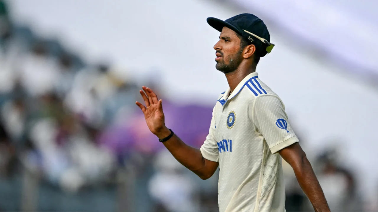 2022 తర్వాత సుందర్ కౌంటీ క్రికెట్లో ఆడటం ఇదే తొలిసారి. గతంలో కౌంటీ ఛాంపియన్షిప్, వన్డే కప్లో లాంక్షైర్కు ప్రాతినిధ్యం వహించాడు. నార్తాంప్టన్షైర్తో జరిగిన తన తొలి మ్యాచ్లో ఐదు వికెట్లు కూడా పడగొట్టాడు. వాషింగ్టన్ సుందర్ ఇప్పటివరకు 13 టెస్టుల్లో భారతదేశానికి ప్రాతినిధ్యం వహించాడు, 44.2 సగటుతో 752 పరుగులు చేశాడు, అందులో 1 సెంచరీ, 5 అర్ధ సెంచరీలు ఉన్నాయి. బౌలింగ్లో 28.5 సగటుతో 32 వికెట్లు కూడా పడగొట్టాడు, ఇందులో మూడు ఫోర్-వికెట్లు, ఐదు వికెట్ల హాల్ కూడా ఉంది.