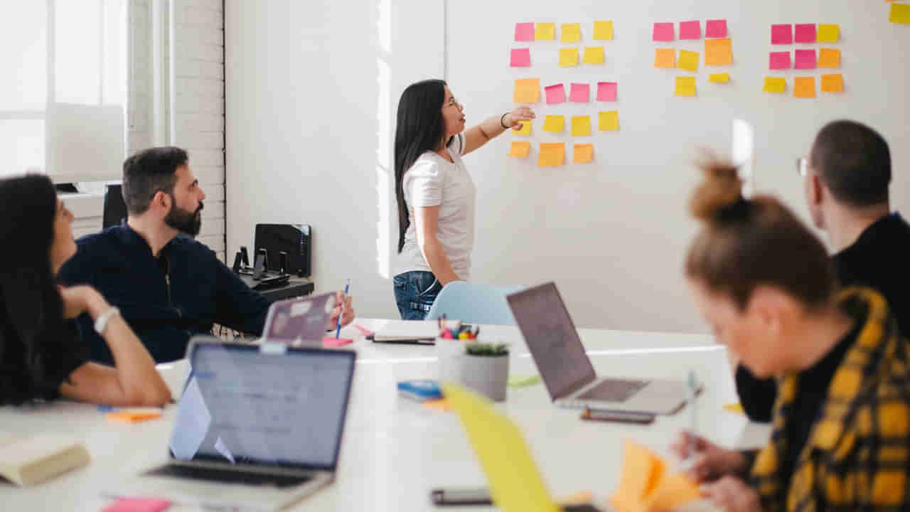 రోజుకు 13 గంటలు పని చేయాల్సిందే.. పార్లమెంట్ ఆమోదం! ఆందోళనలో ఉద్యోగులు..