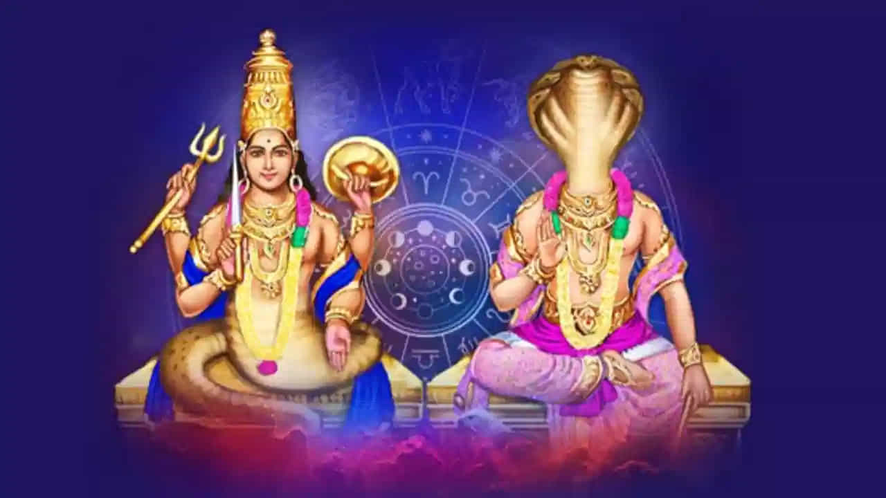 జ్యోతిష్యశాస్త్రం నవ గ్రహాల్లో, రాహు, కేతువులు చాలా కీలకమైనవి. ఇవి శుభ స్థానంలో ఉంటే, శుభప్రదం, అదే నీచ స్థానంలో ఉంటే అనేక సమస్యలు వస్తుంటాయి. అయితే 2026వ సంవత్సరంలో ఈ రెండు గ్రహాలు 12 రాశులను ప్రభావితం చేయనున్నాయంట. ముఖ్యంగా ఇవి మూడు రాశుల వారికి 18 నెలల పాటు, అద్భుతమైన జీవితాన్ని అందివ్వనున్నాయంట. అది ఎలా అంటే?